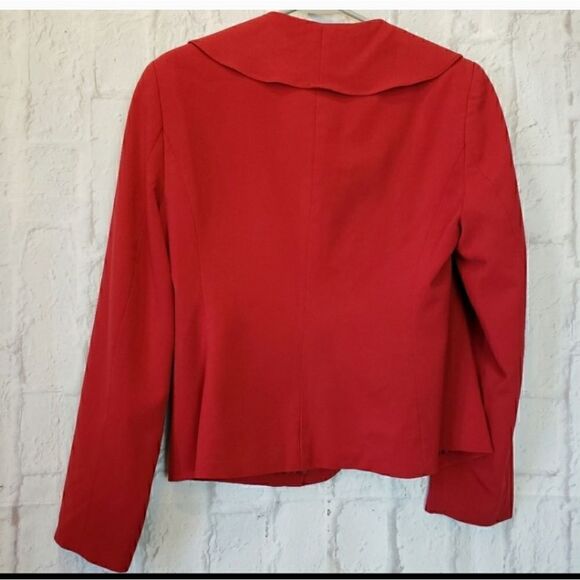 SIGNATURE BY LARRY LEVINE Ruffled Front Blazer 10P - Picture 2 of 6